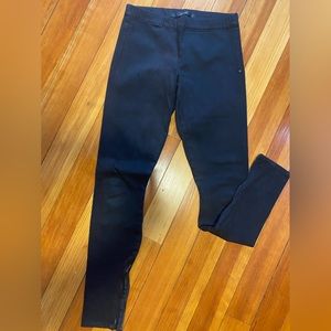 Joe’s dark denim pull on leggings with zippered bottom. Very comfortable fit
